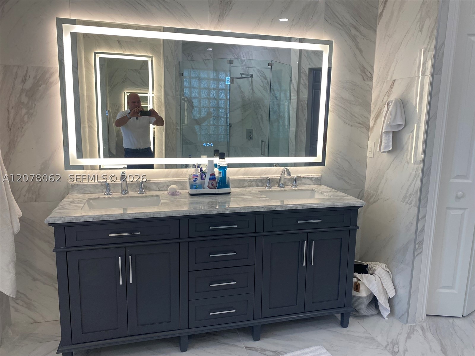 1360 Victoria Isle Dr, Weston FL 33327