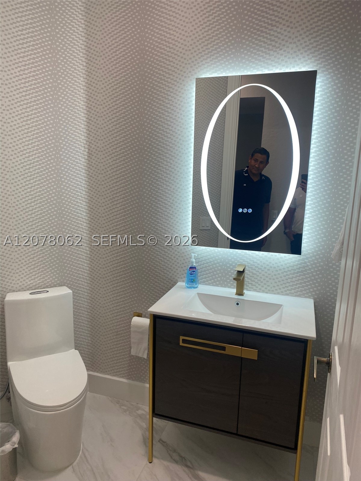 1360 Victoria Isle Dr, Weston FL 33327