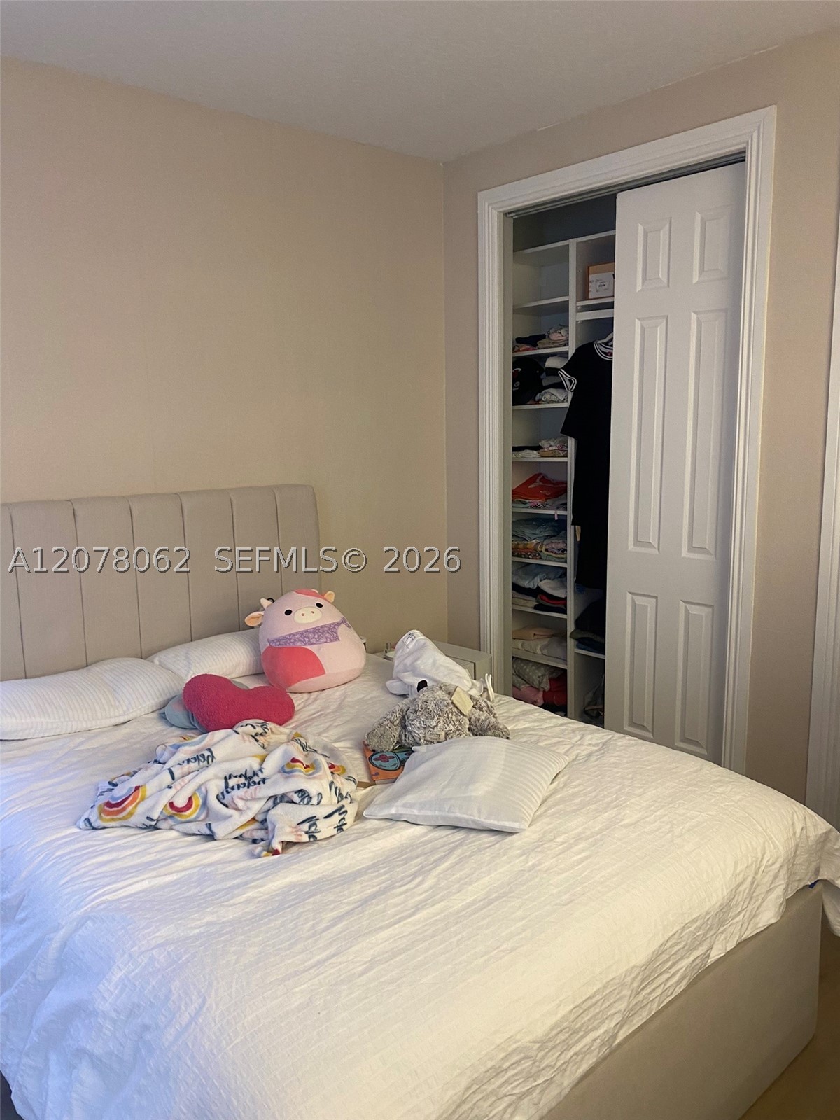 1360 Victoria Isle Dr, Weston FL 33327