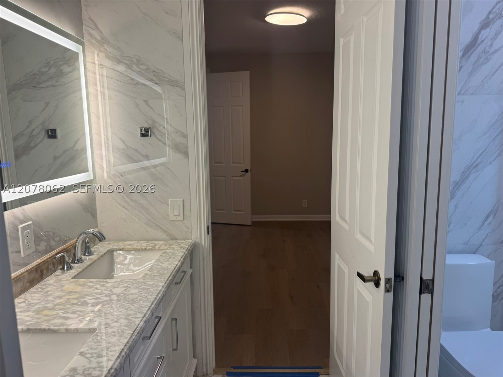 1360 Victoria Isle Dr, Weston FL 33327
