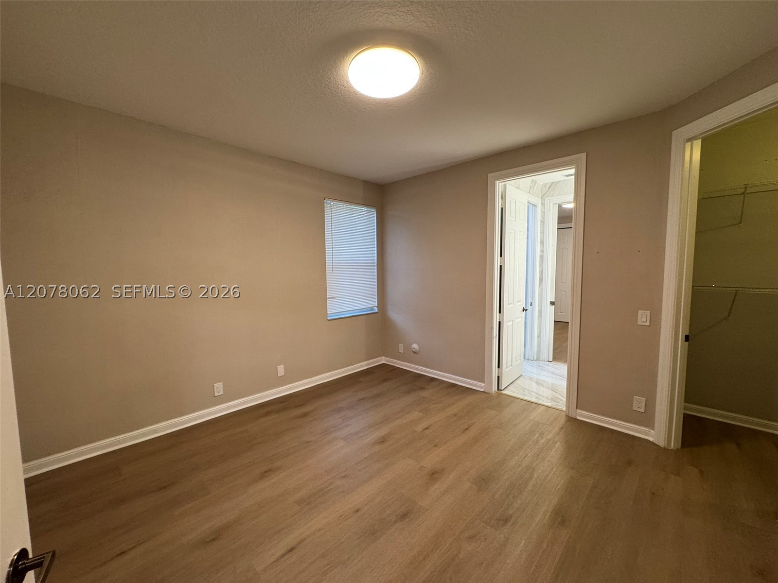 1360 Victoria Isle Dr, Weston FL 33327