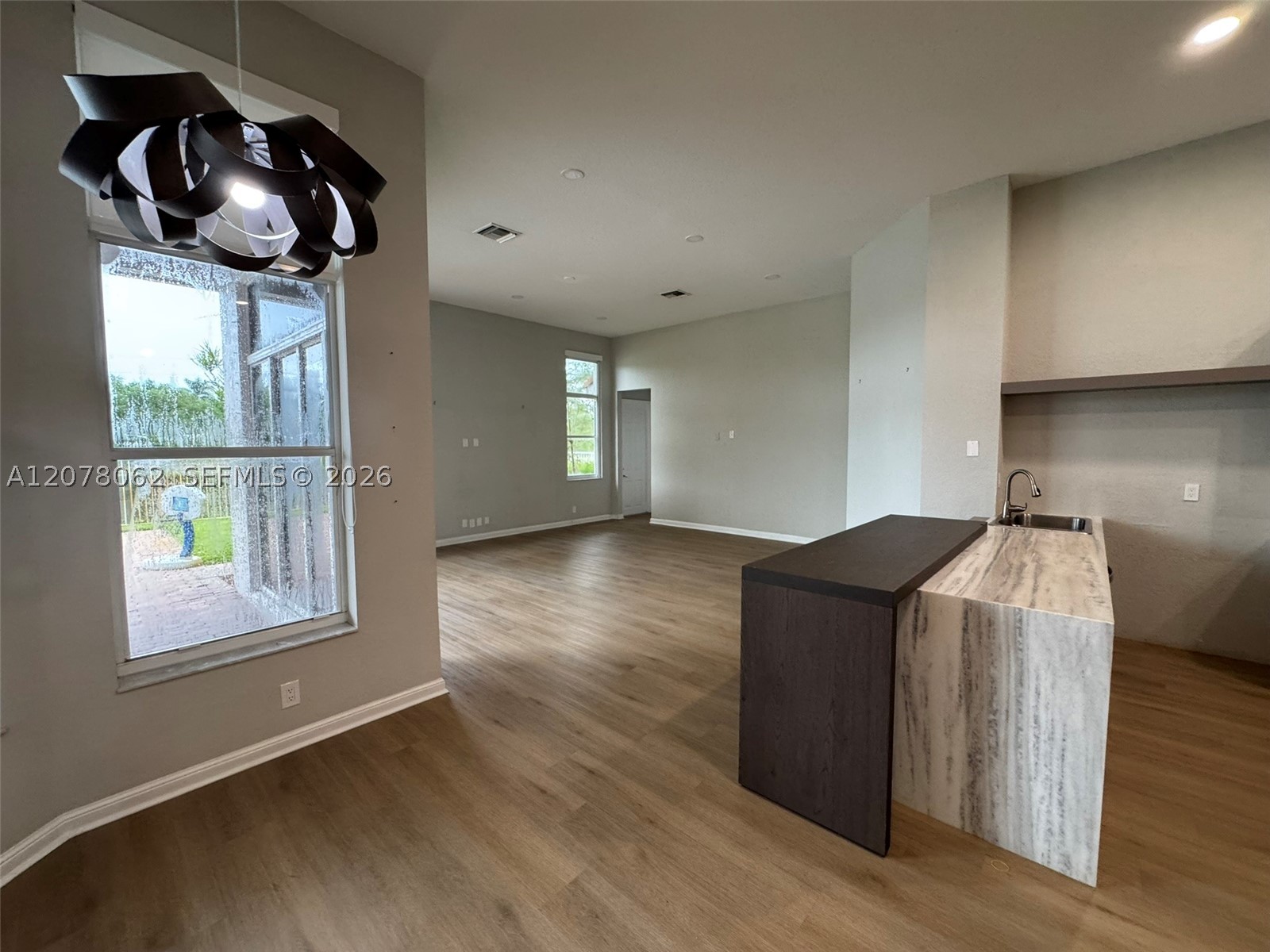 1360 Victoria Isle Dr, Weston FL 33327