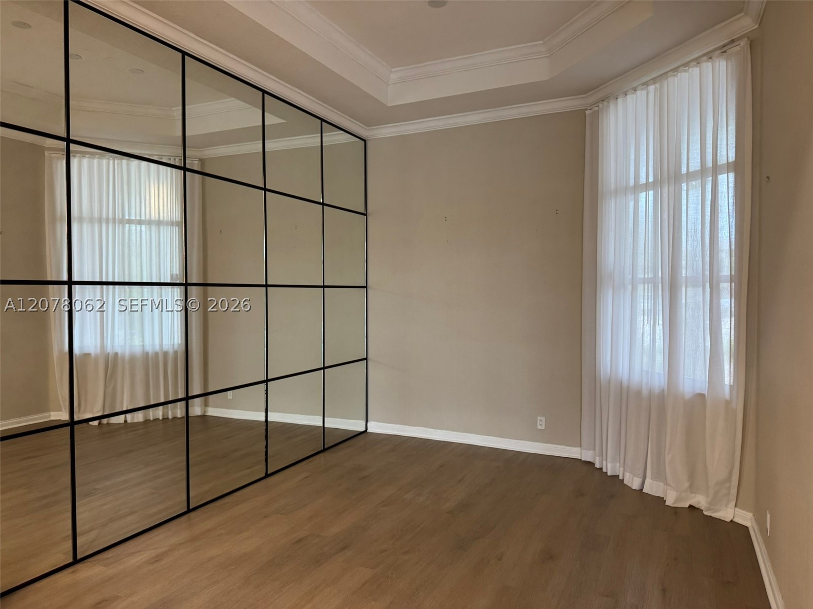 1360 Victoria Isle Dr, Weston FL 33327