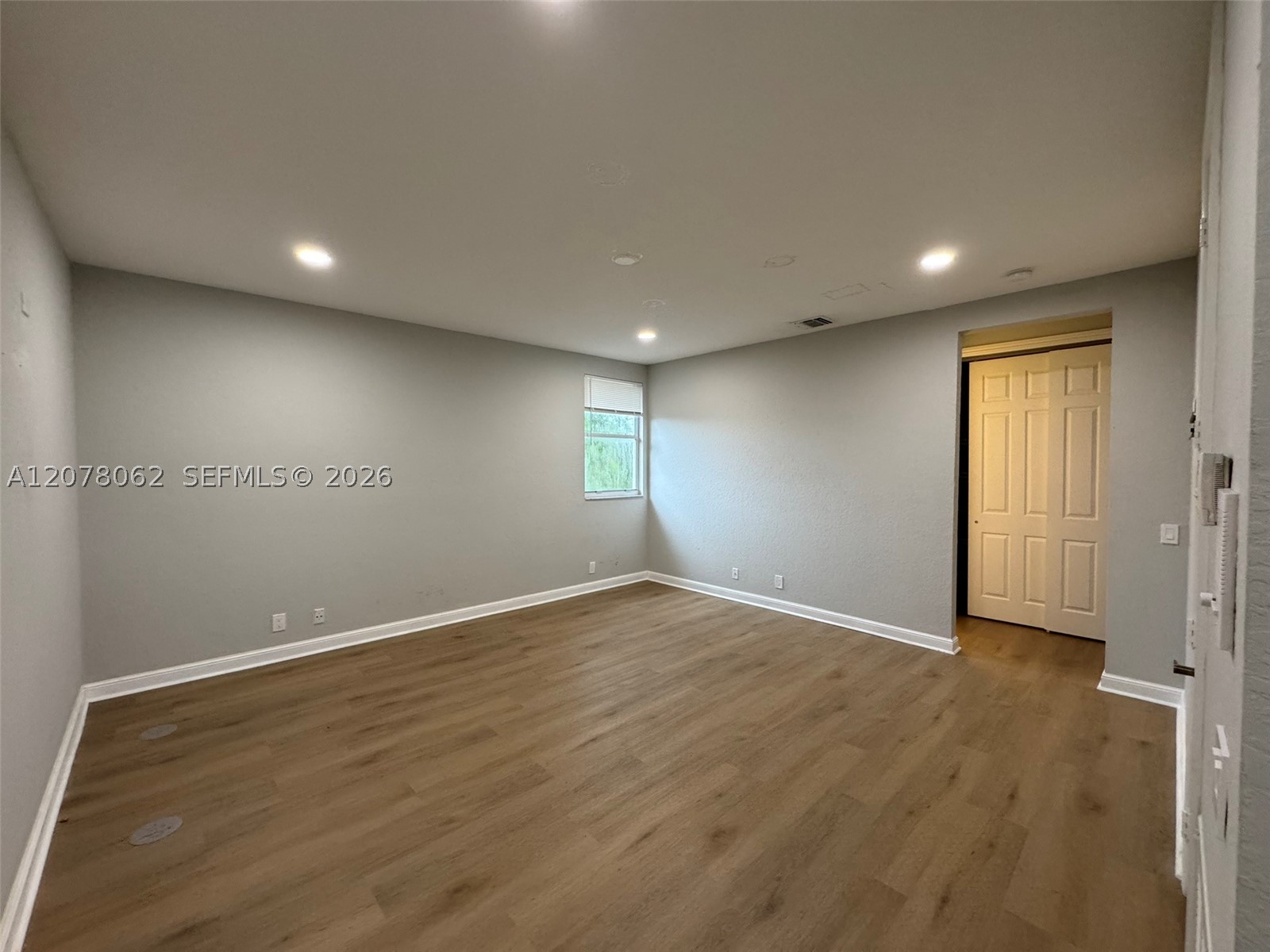 1360 Victoria Isle Dr, Weston FL 33327
