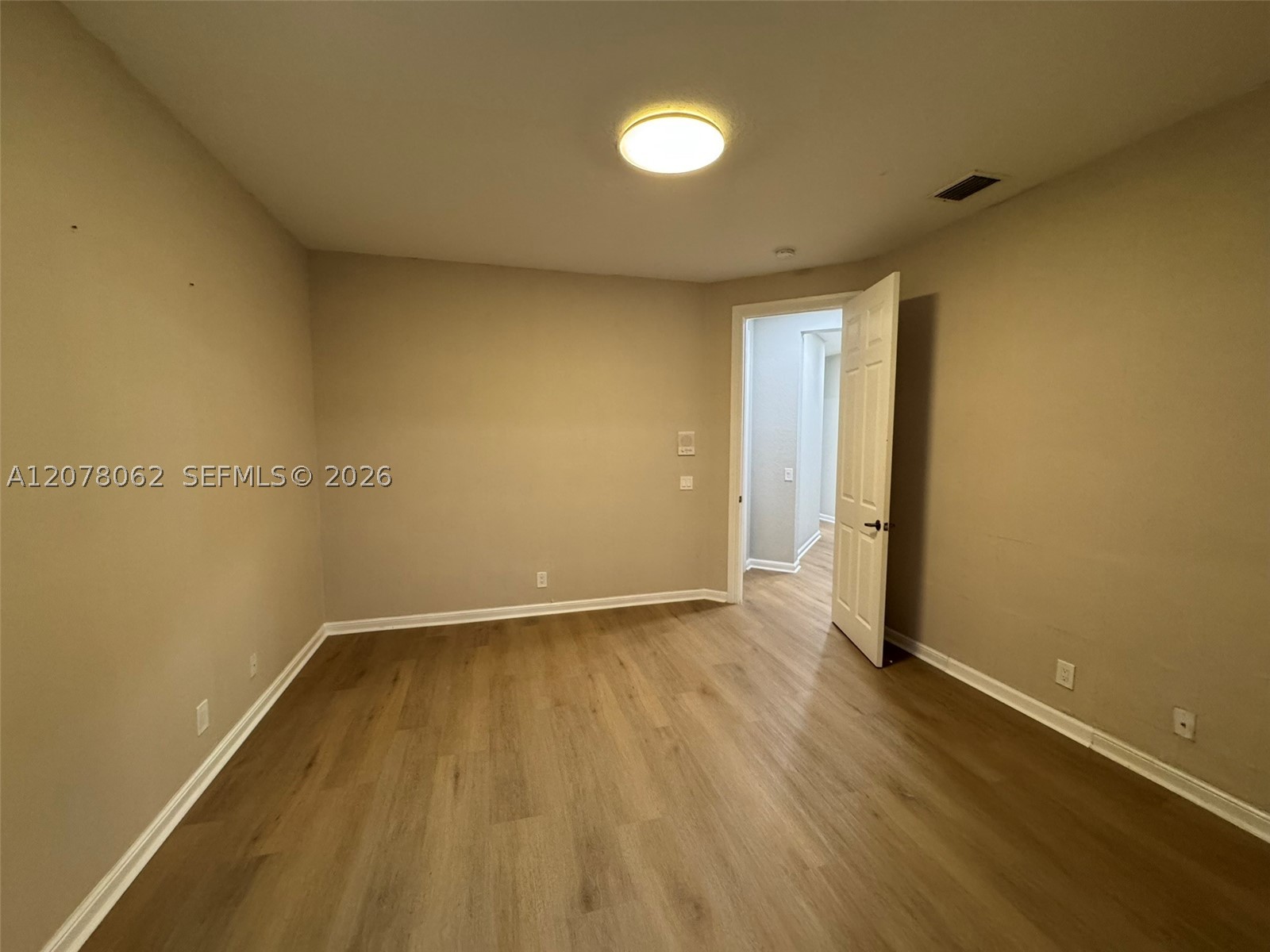 1360 Victoria Isle Dr, Weston FL 33327