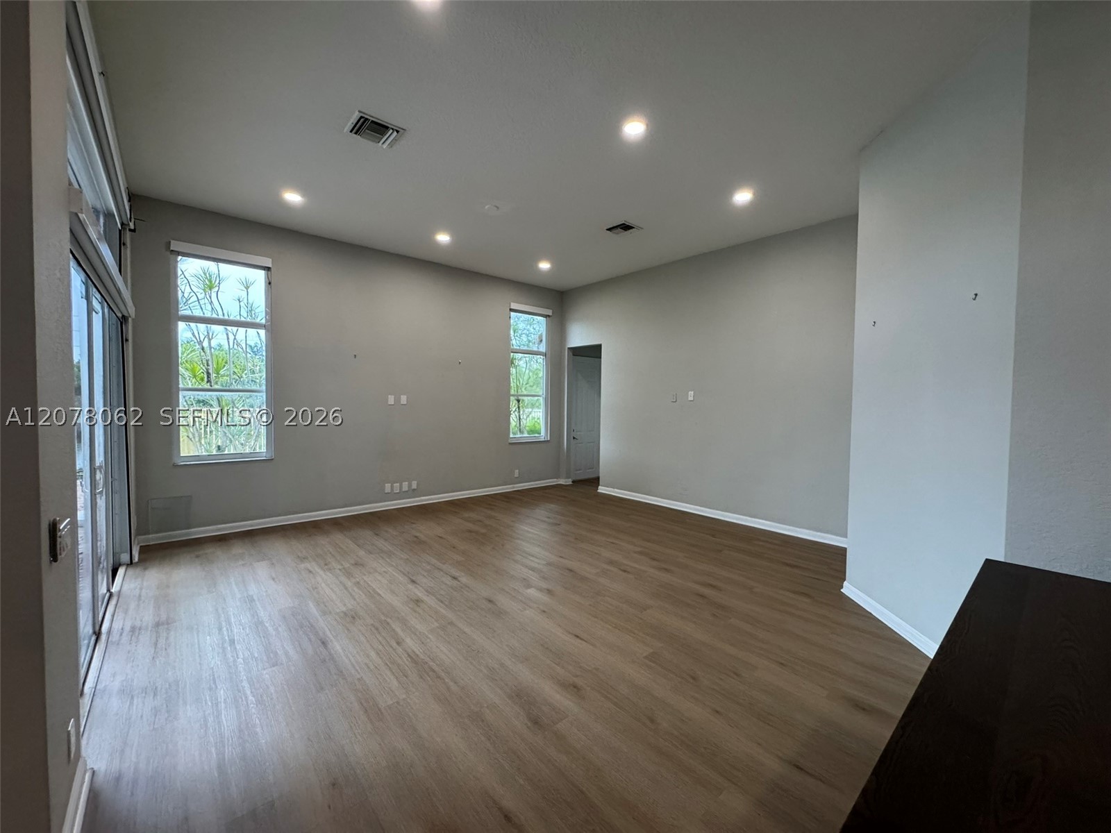 1360 Victoria Isle Dr, Weston FL 33327