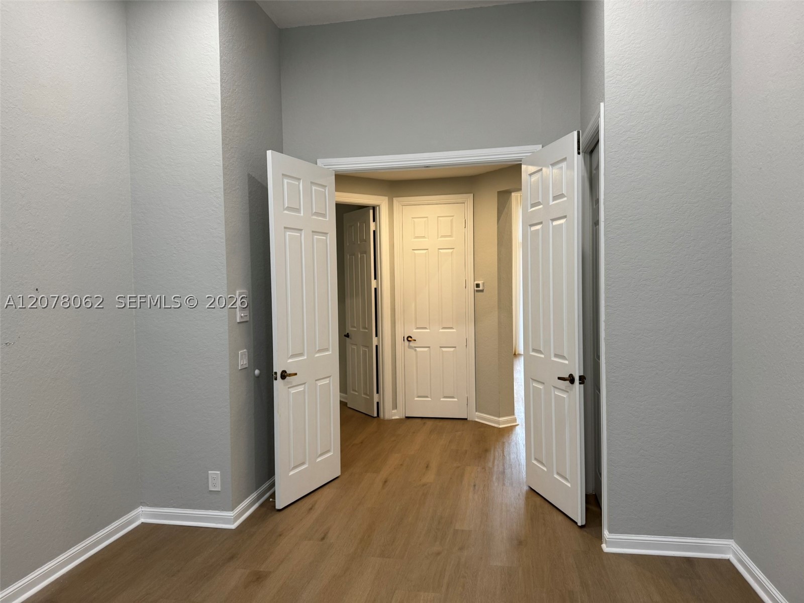 1360 Victoria Isle Dr, Weston FL 33327