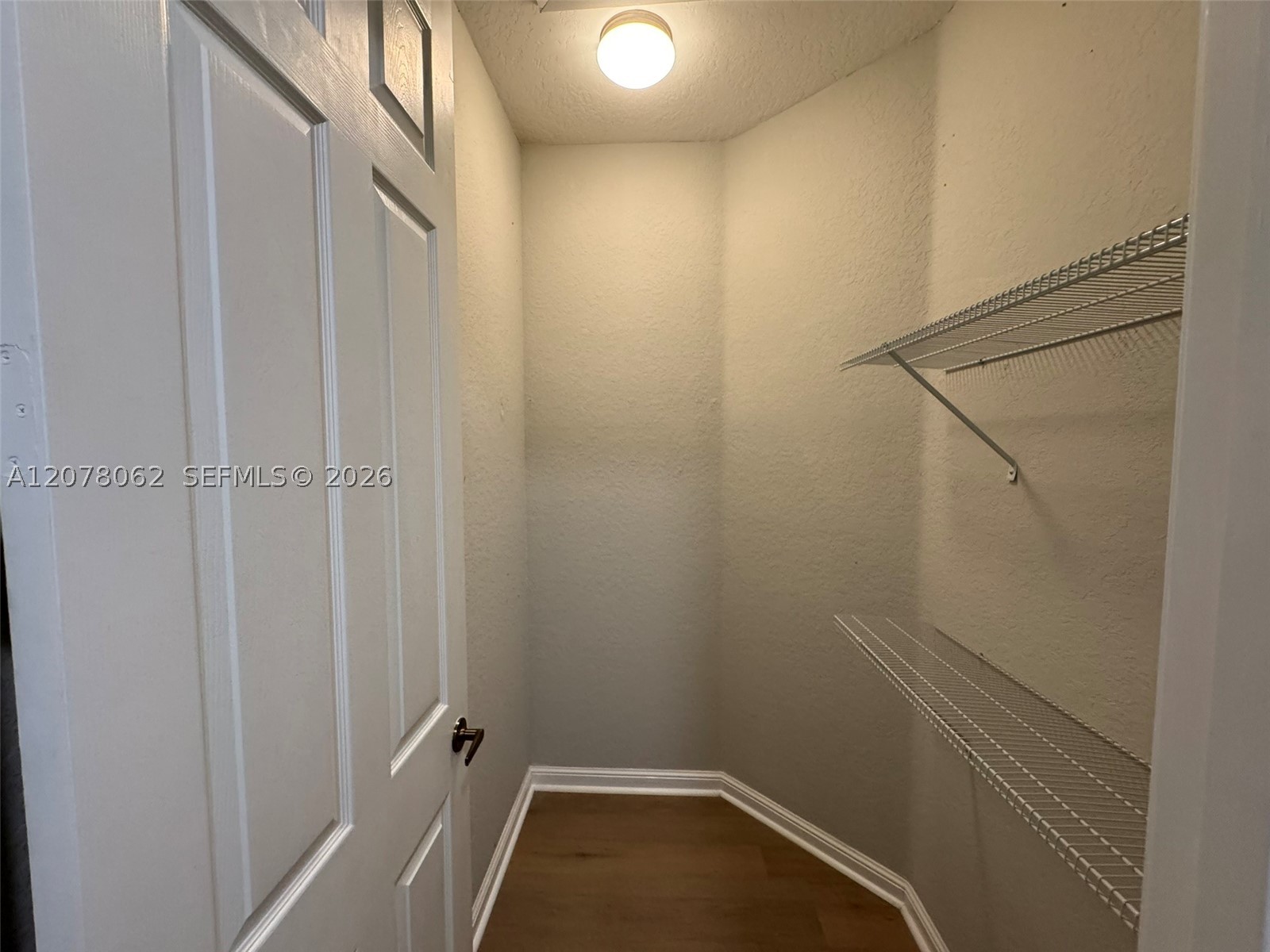 1360 Victoria Isle Dr, Weston FL 33327