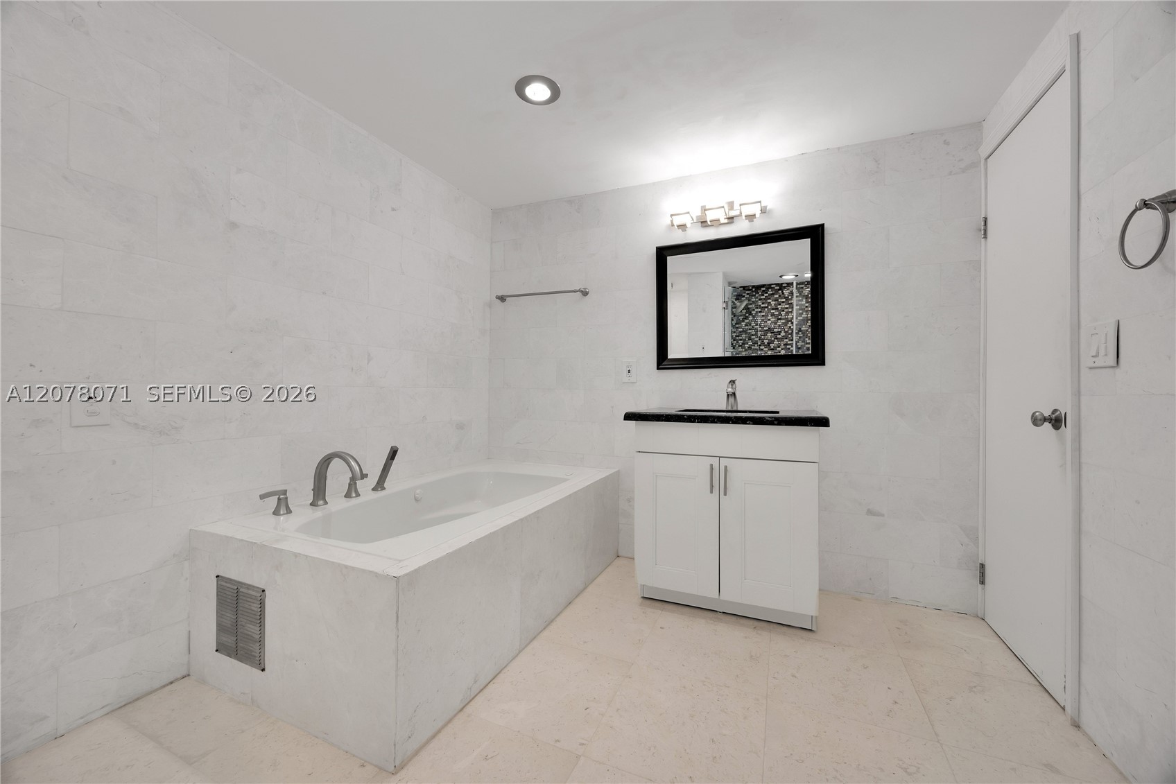 3709 Alhambra Ct, Coral Gables FL 33134