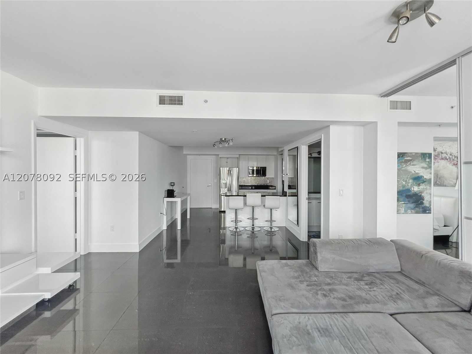 92 SW 3rd St #2602, Miami FL 33130