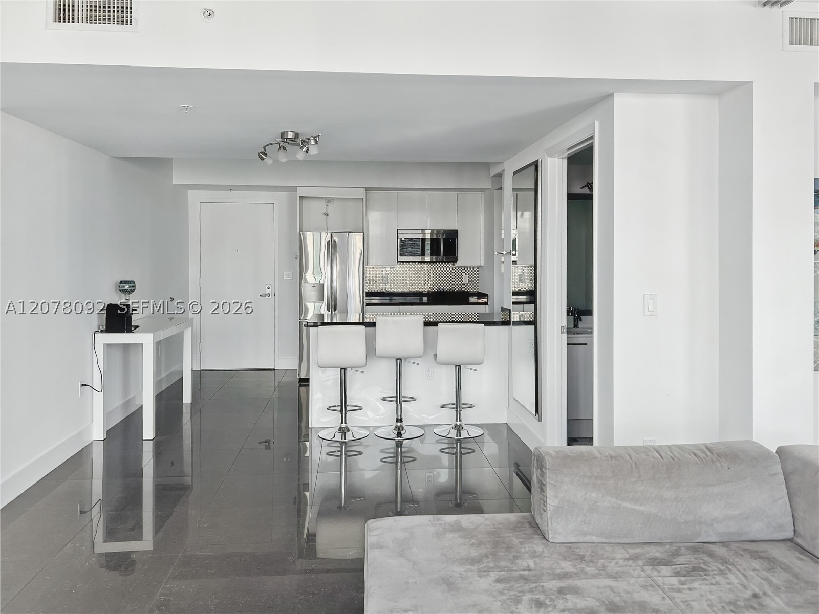 92 SW 3rd St #2602, Miami FL 33130