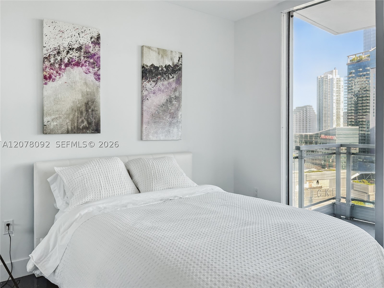 92 SW 3rd St #2602, Miami FL 33130