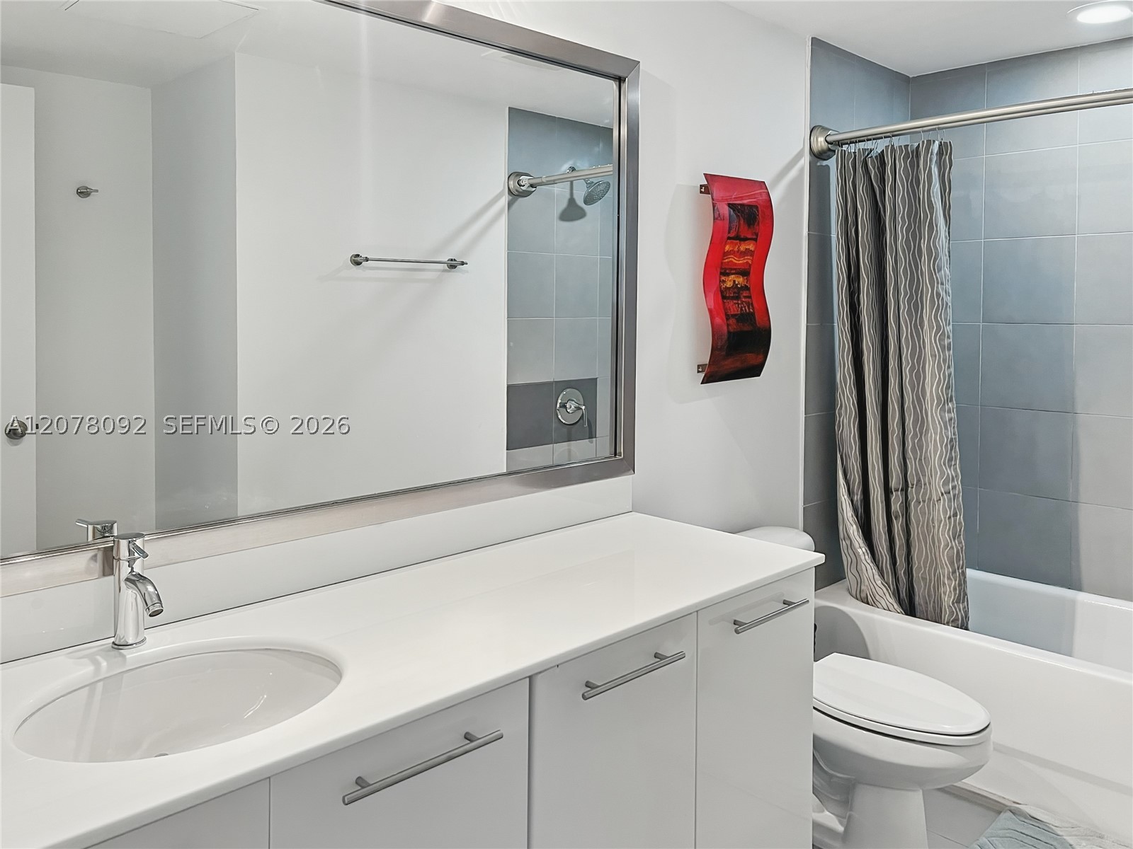 92 SW 3rd St #2602, Miami FL 33130