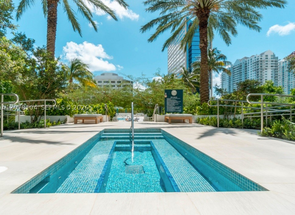 Miami FL 33131 - A12078104