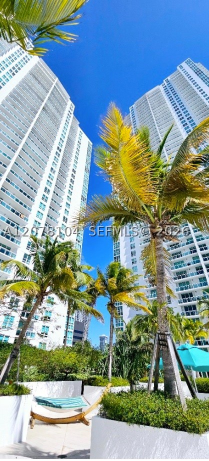 Miami FL 33131 - A12078104