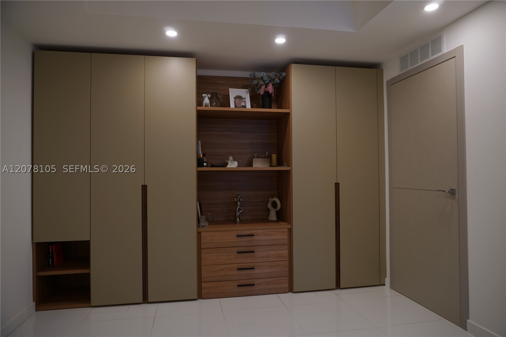 851 NE 1st Ave #1408, Miami FL 33132