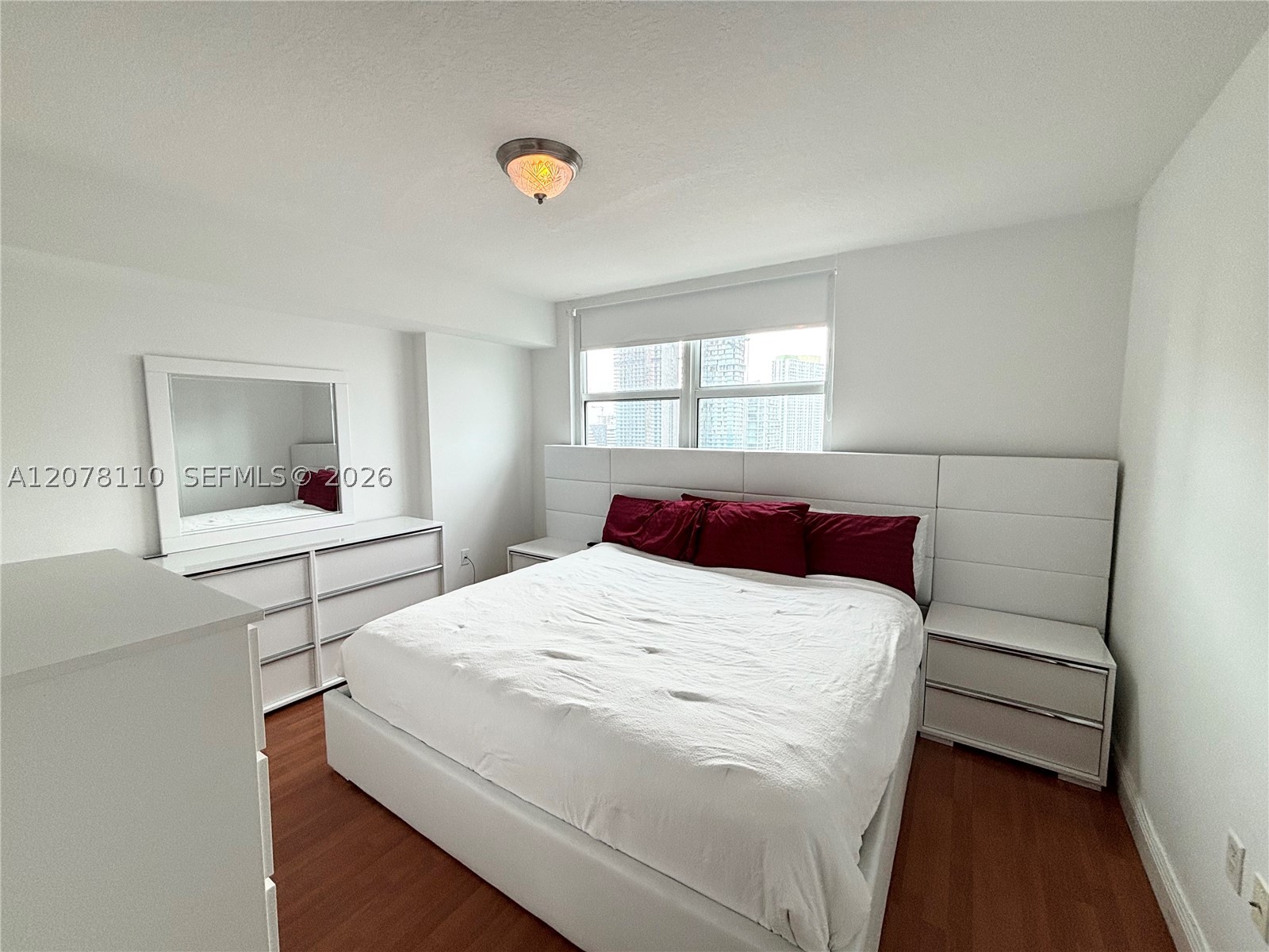 31 SE 5th St #2805, Miami FL 33131