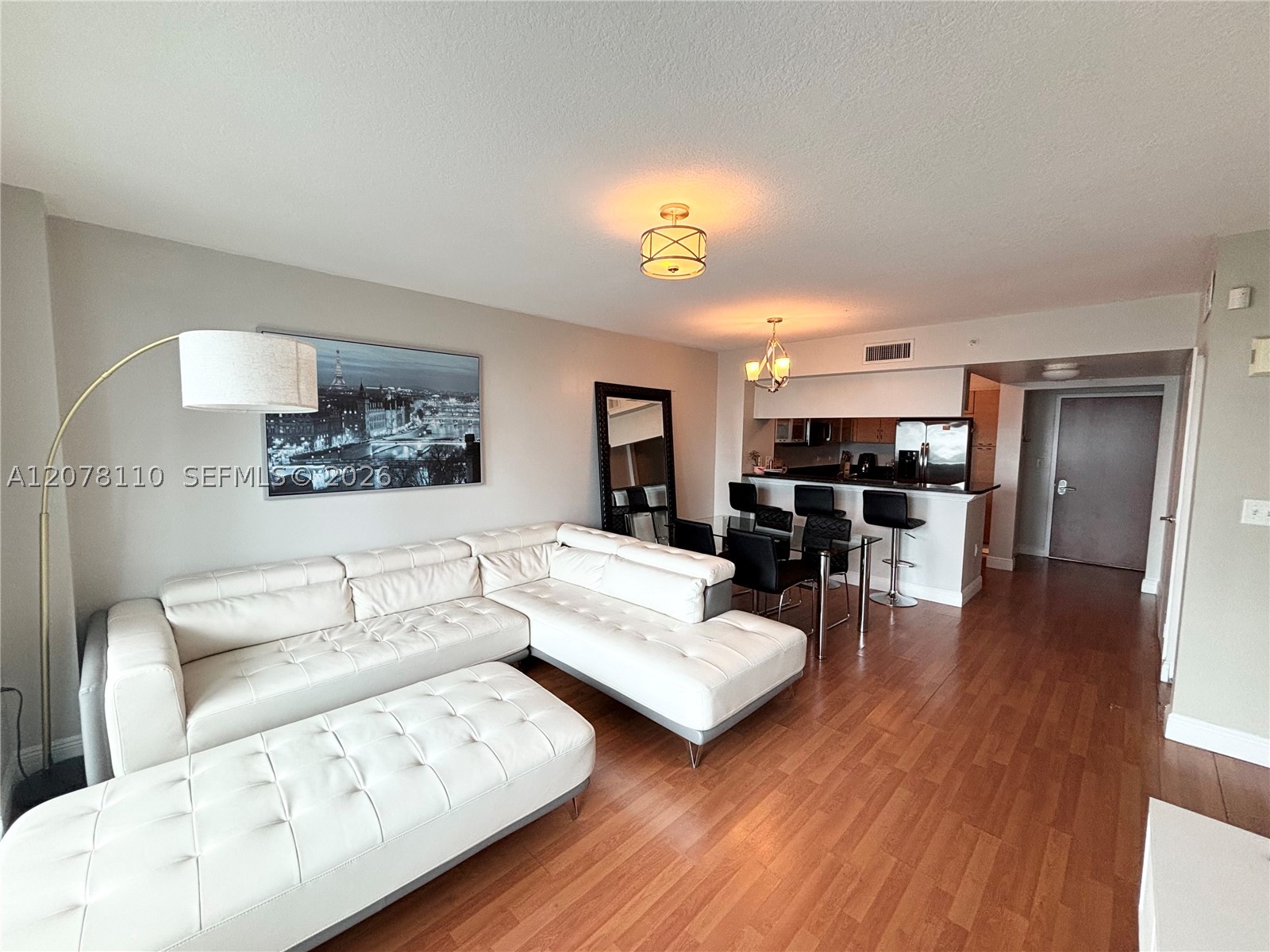 31 SE 5th St #2805, Miami FL 33131