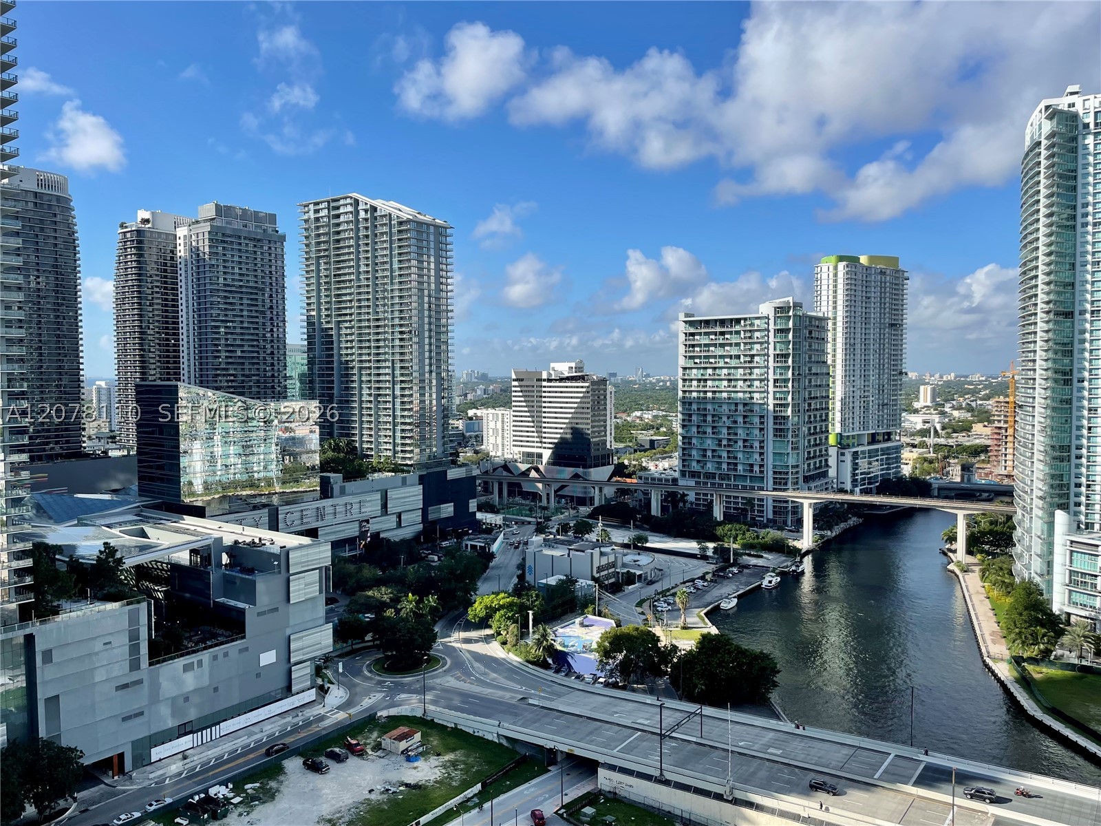 31 SE 5th St #2805, Miami FL 33131