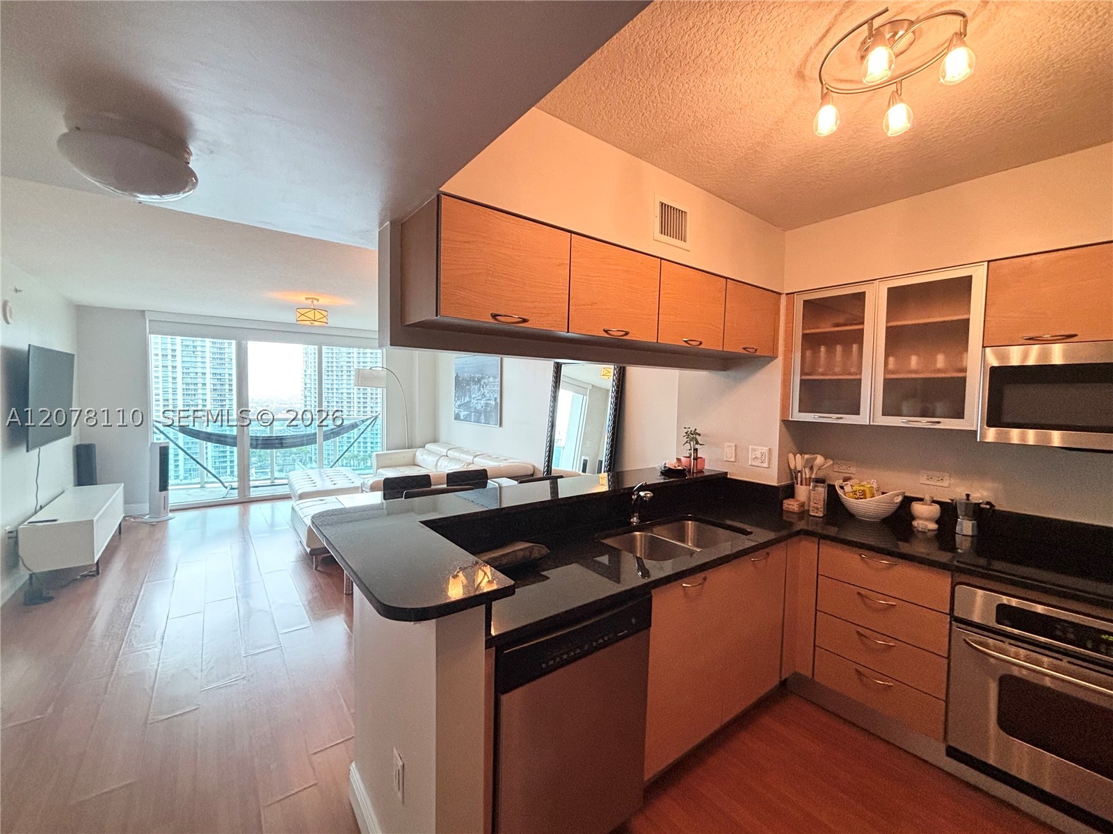 31 SE 5th St #2805, Miami FL 33131