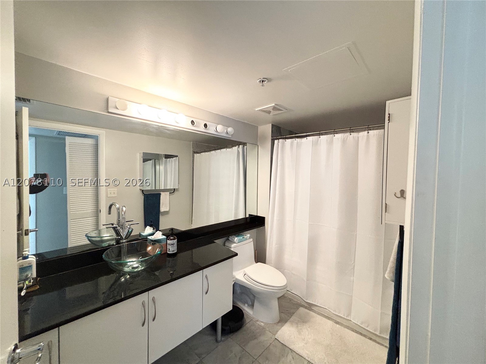 31 SE 5th St #2805, Miami FL 33131