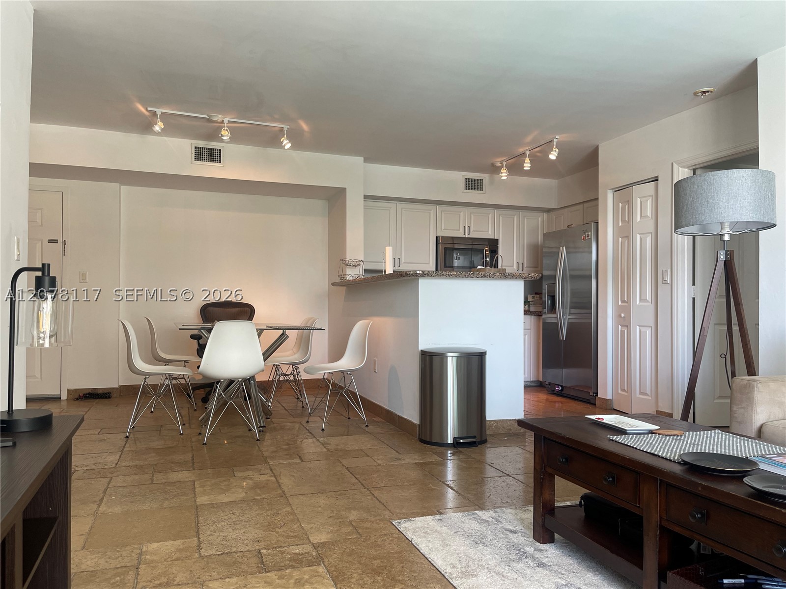 1155 Brickell Bay Dr #808, Miami FL 33131
