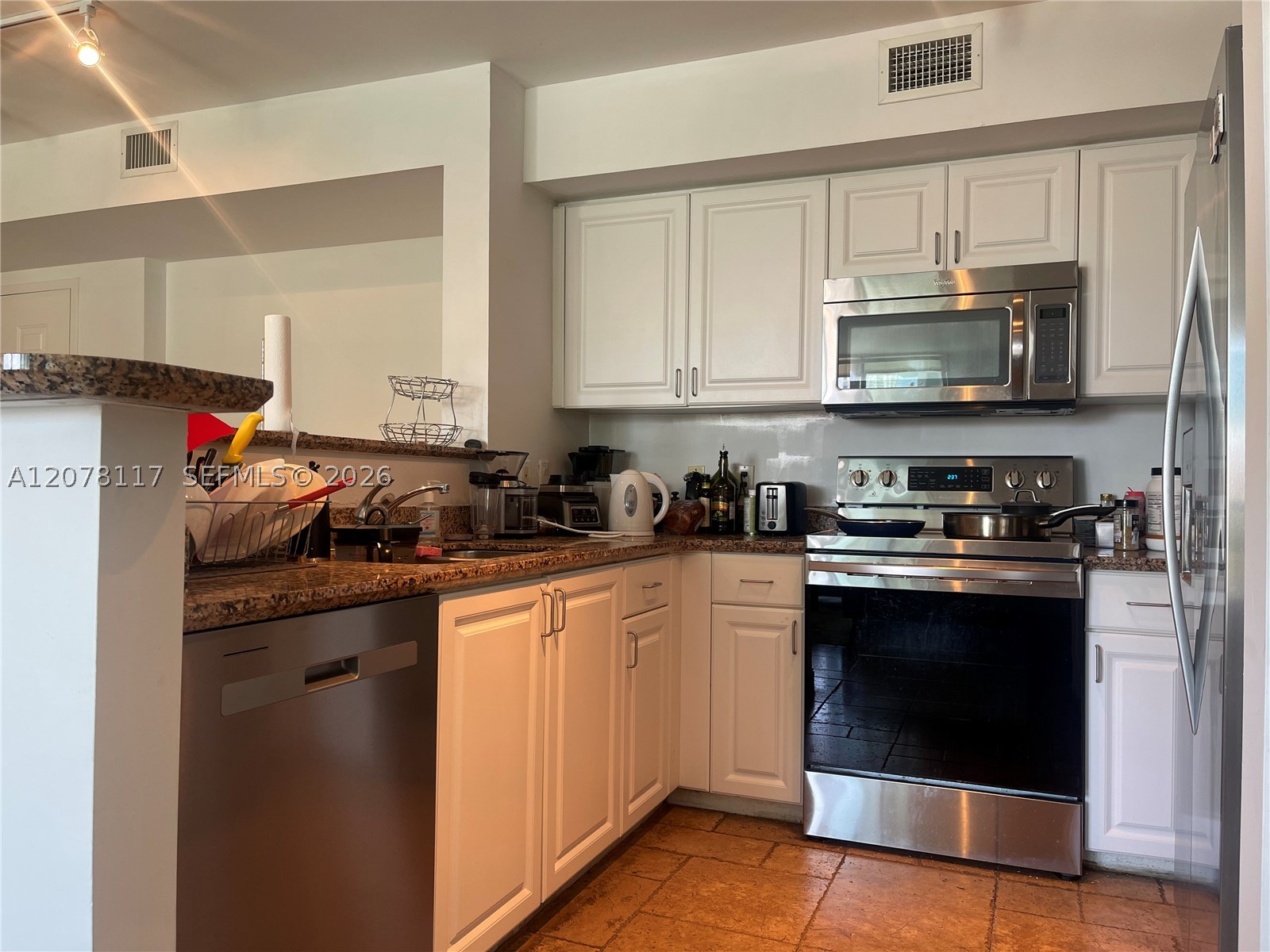 1155 Brickell Bay Dr #808, Miami FL 33131