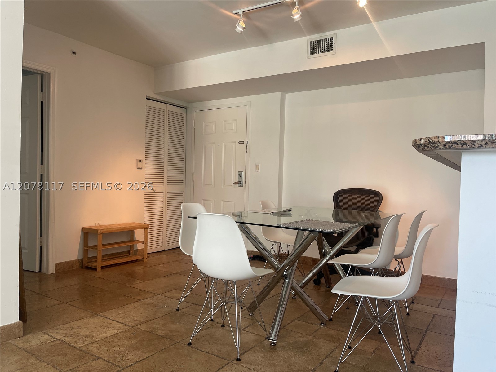 1155 Brickell Bay Dr #808, Miami FL 33131
