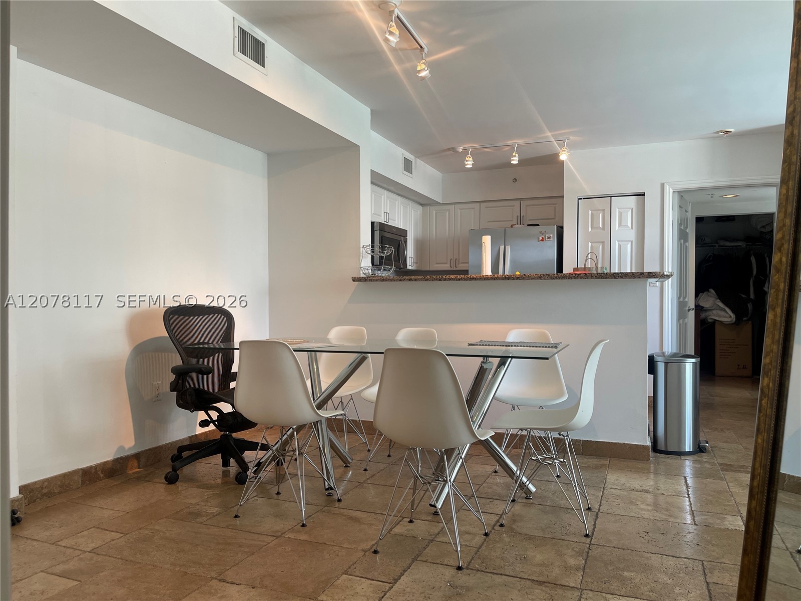 1155 Brickell Bay Dr #808, Miami FL 33131