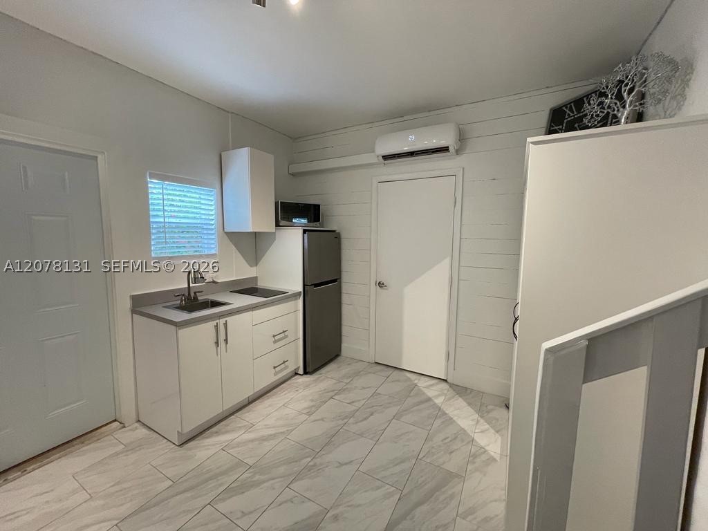 1545 NE 138th St, North Miami FL 33161