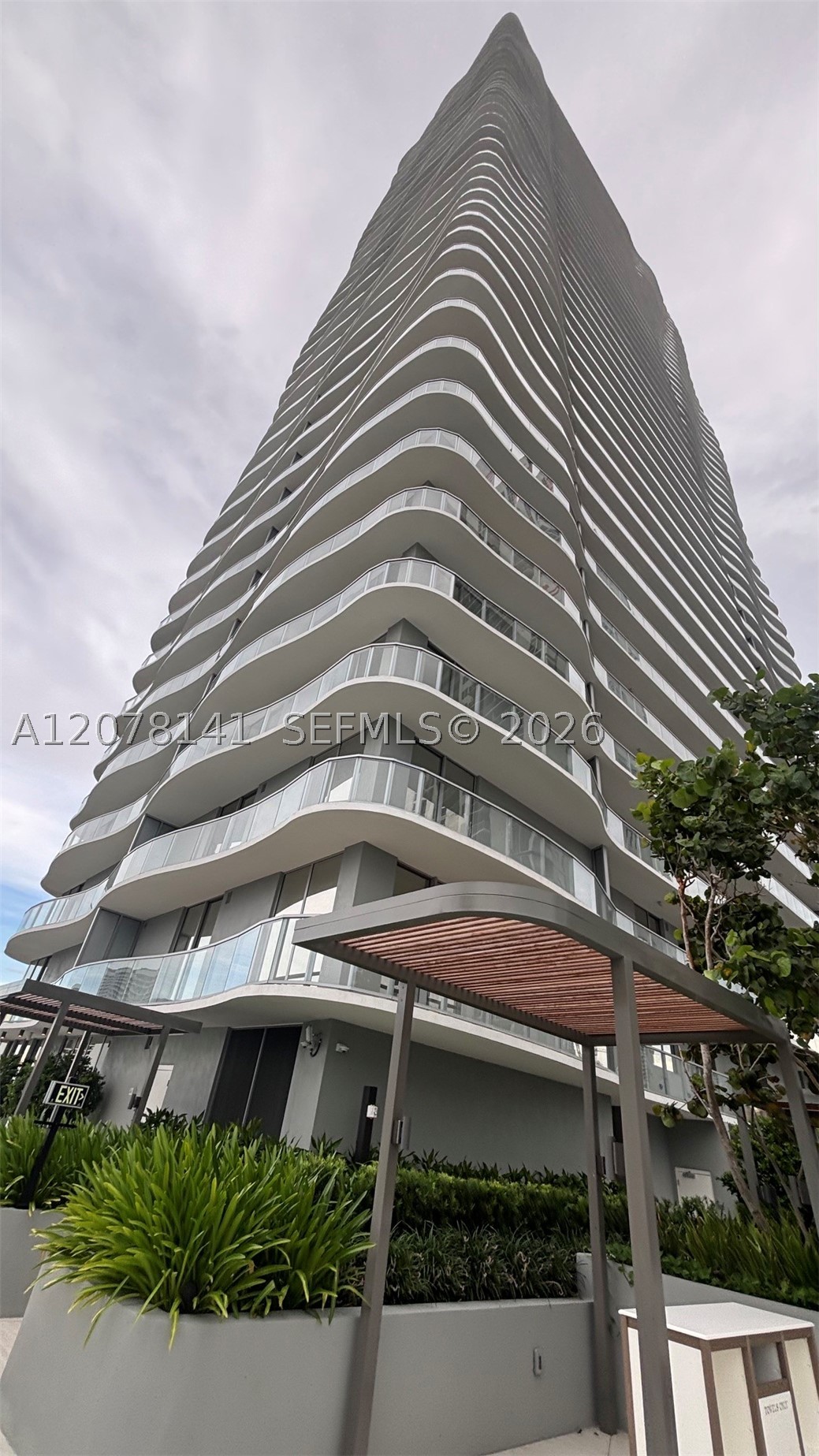 1400 Biscayne Blvd #2106, Miami FL 33132
