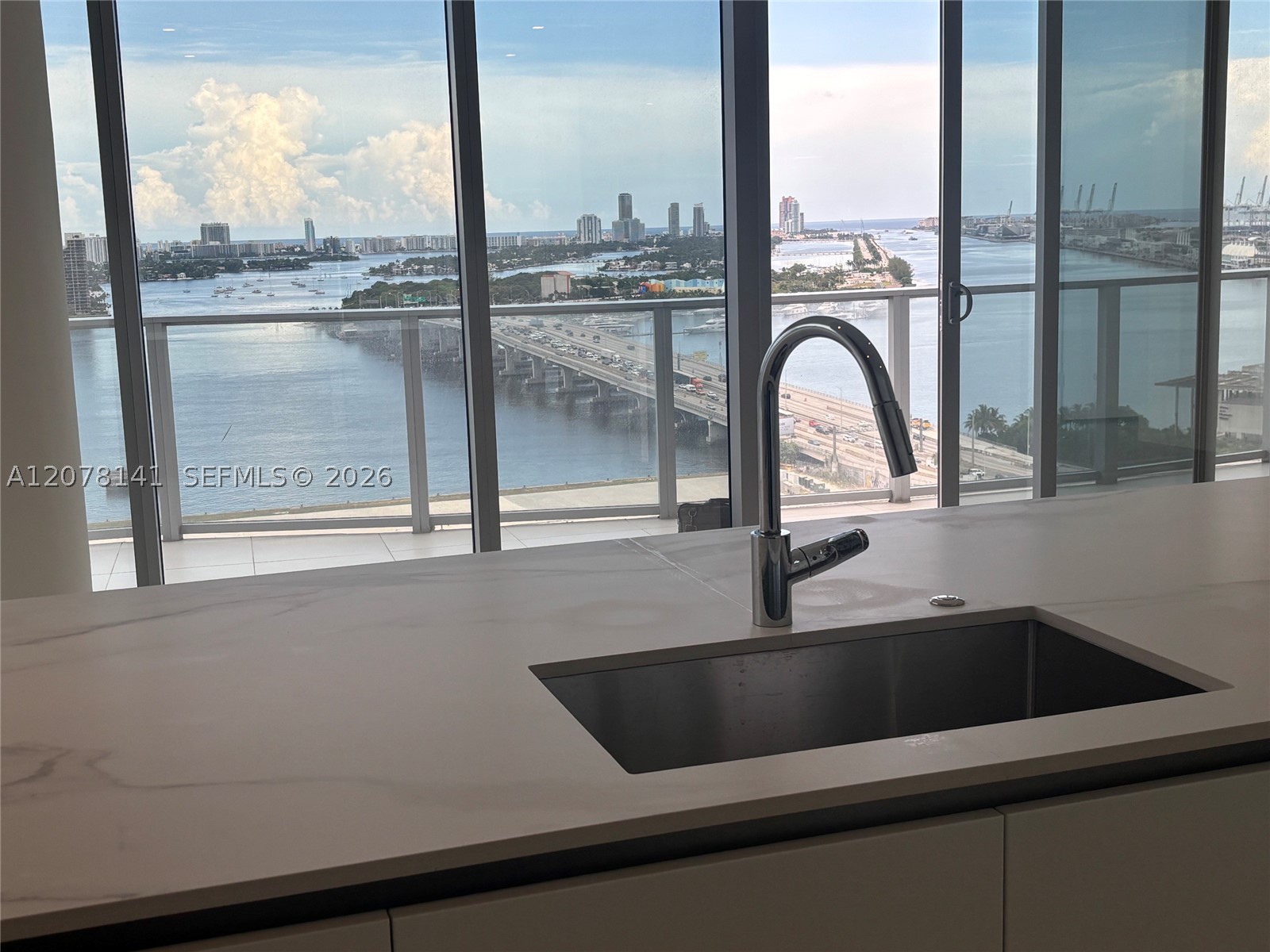 1400 Biscayne Blvd #2106, Miami FL 33132