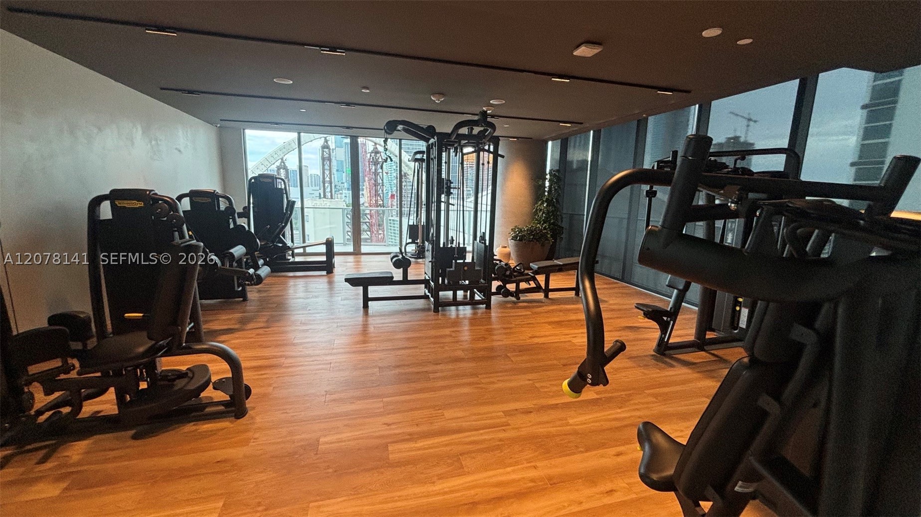 1400 Biscayne Blvd #2106, Miami FL 33132
