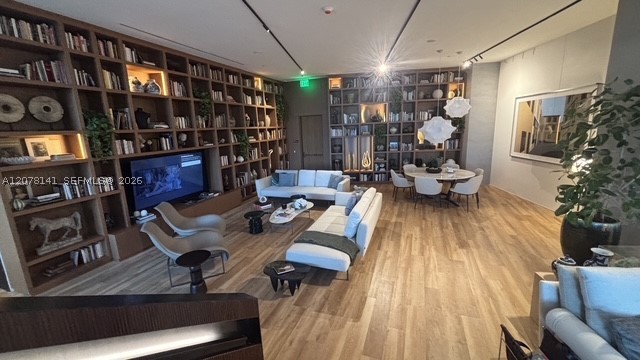 1400 Biscayne Blvd #2106, Miami FL 33132