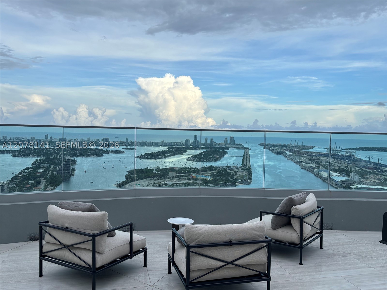 1400 Biscayne Blvd #2106, Miami FL 33132