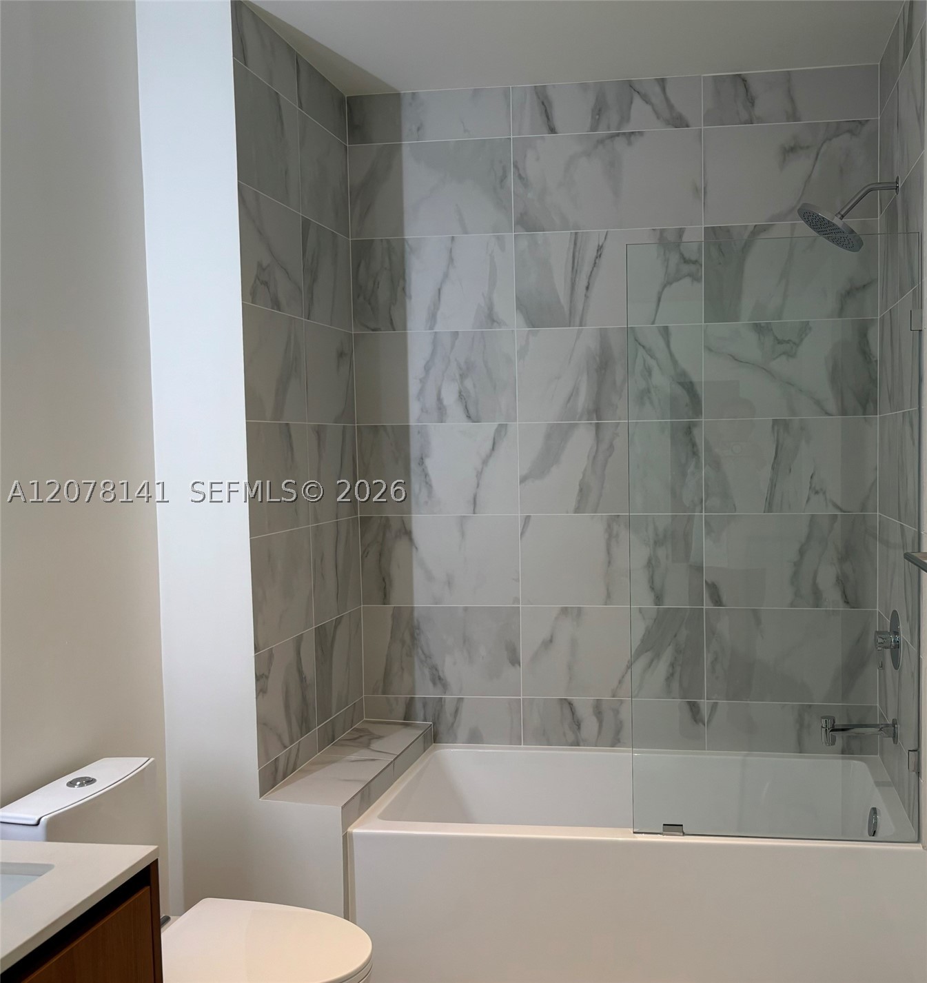 1400 Biscayne Blvd #2106, Miami FL 33132