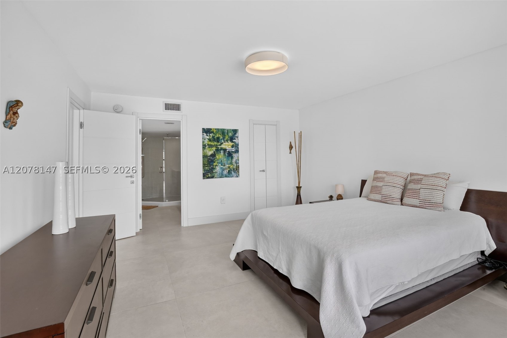 200 Golden Isles Dr #306, Hallandale Beach FL 33009