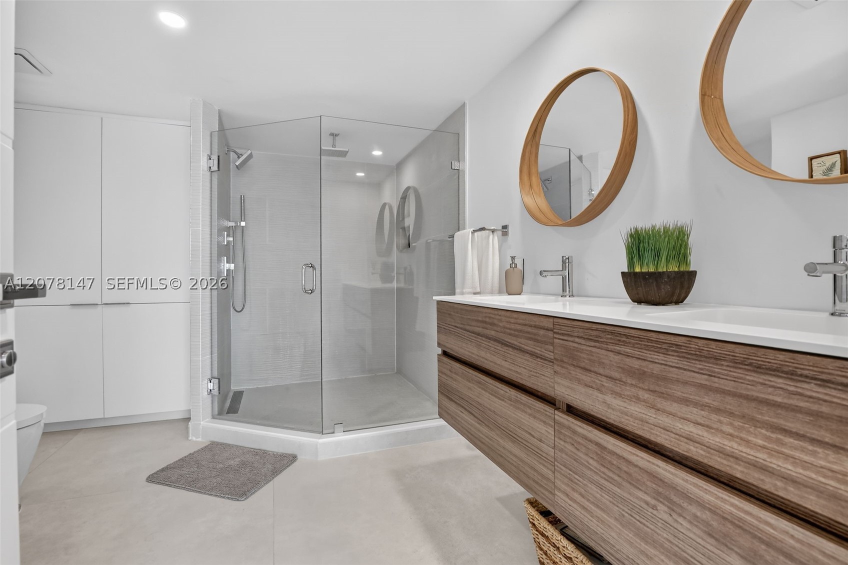 200 Golden Isles Dr #306, Hallandale Beach FL 33009