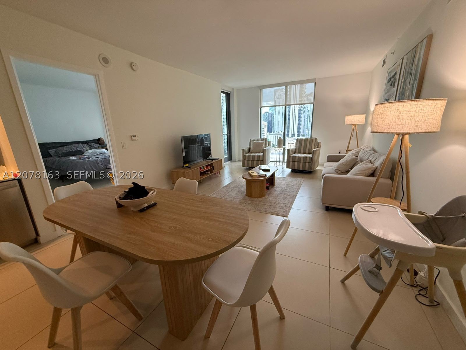 31 SE 6th St #2407, Miami FL 33131