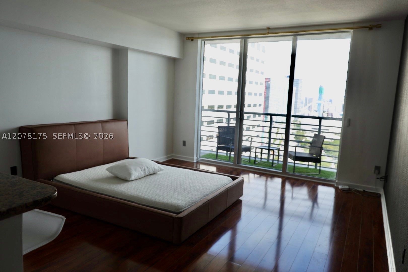 325 S Biscayne Blvd #4220, Miami FL 33131