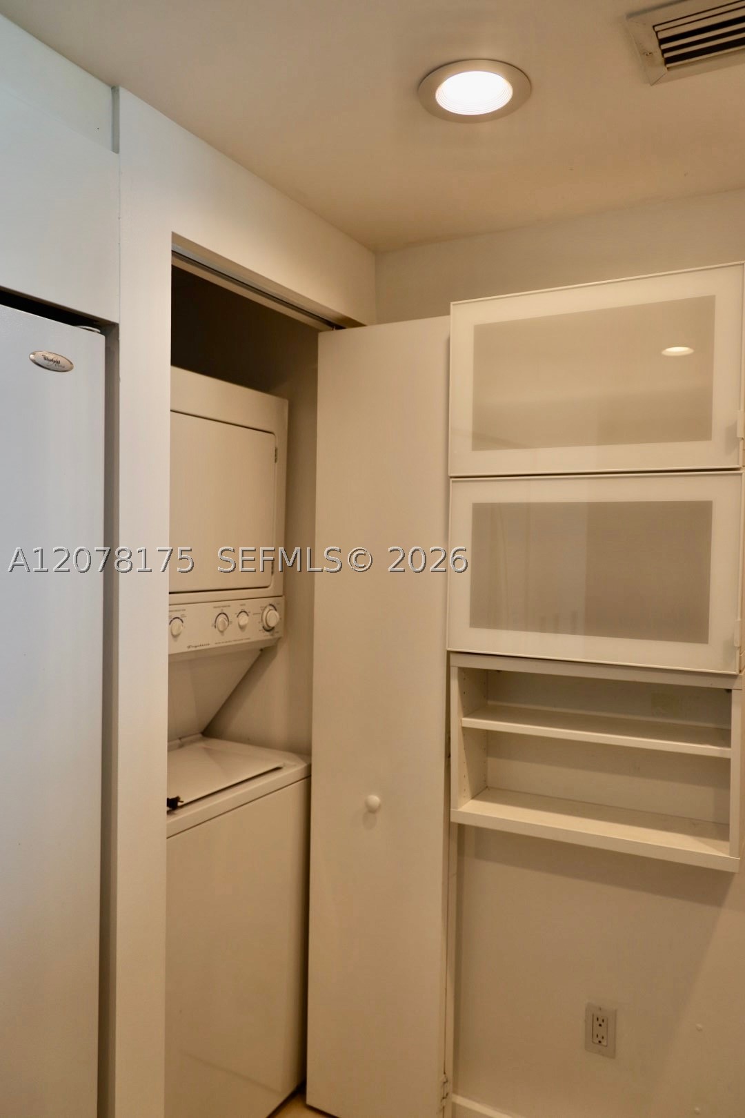 325 S Biscayne Blvd #4220, Miami FL 33131