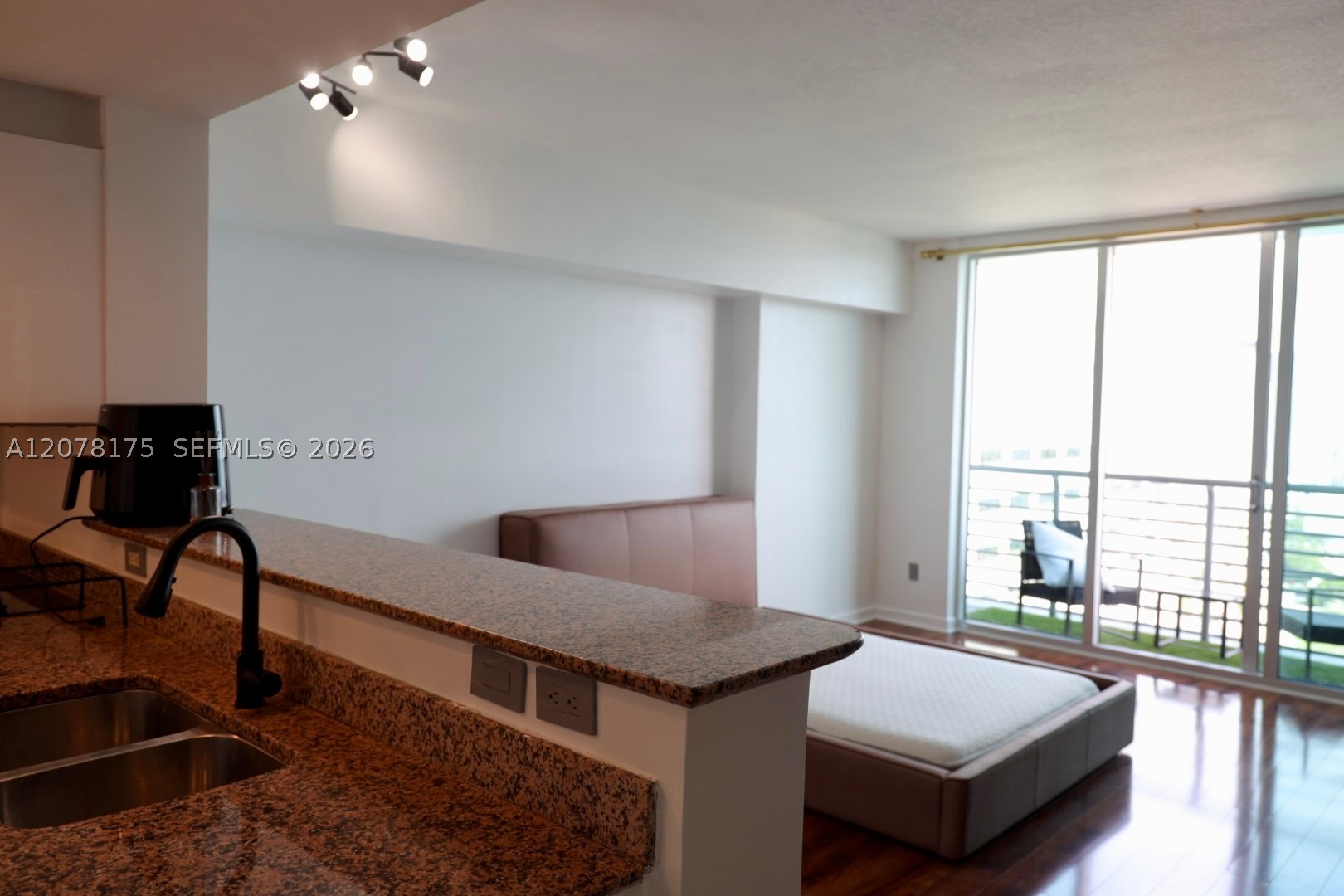 325 S Biscayne Blvd #4220, Miami FL 33131