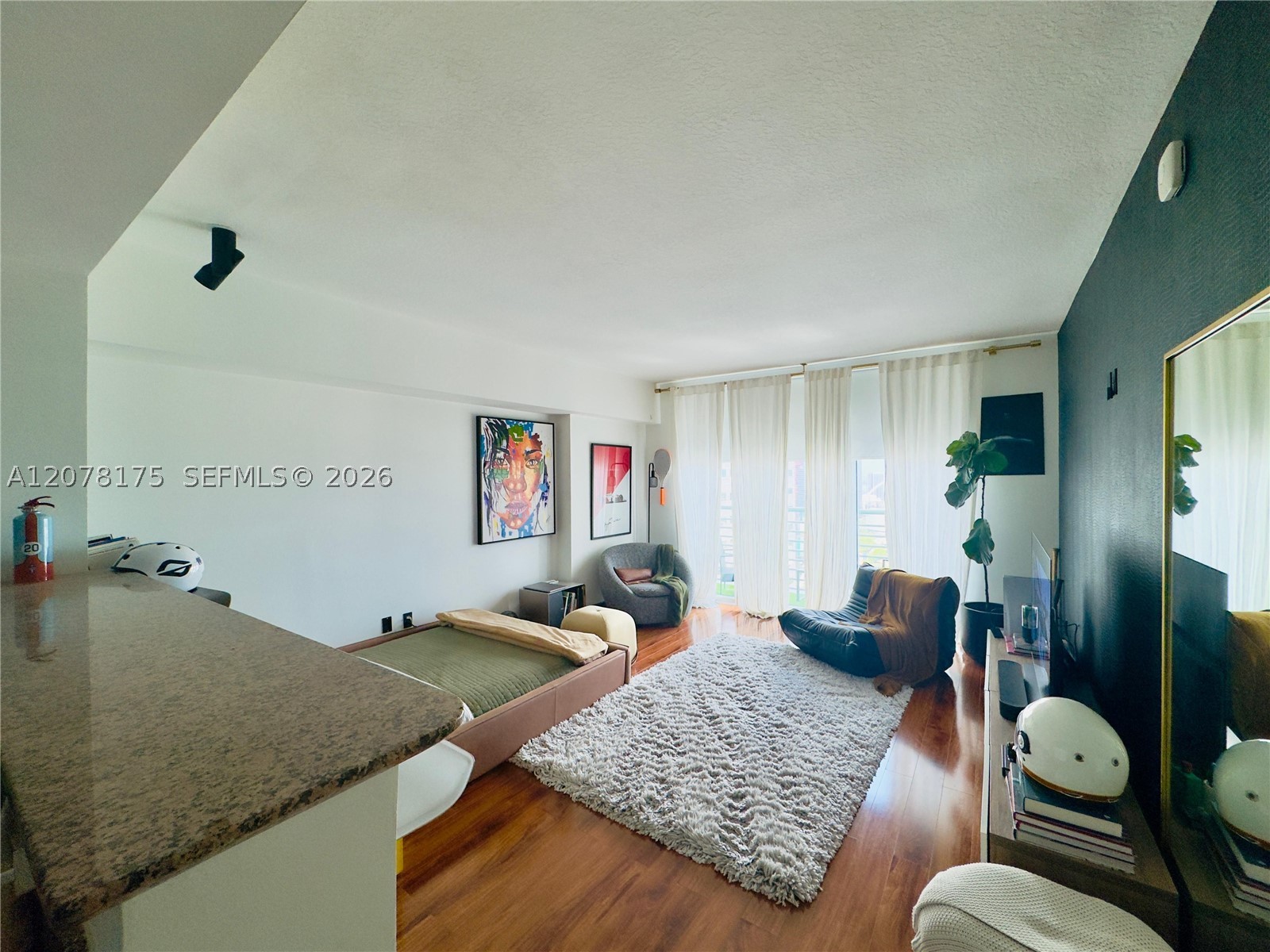 325 S Biscayne Blvd #4220, Miami FL 33131