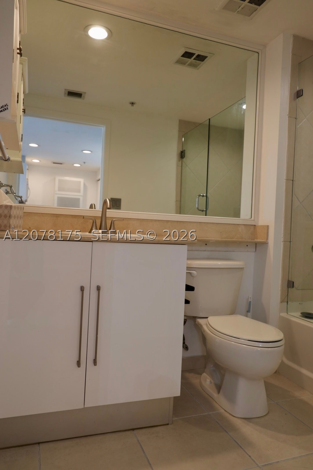 325 S Biscayne Blvd #4220, Miami FL 33131