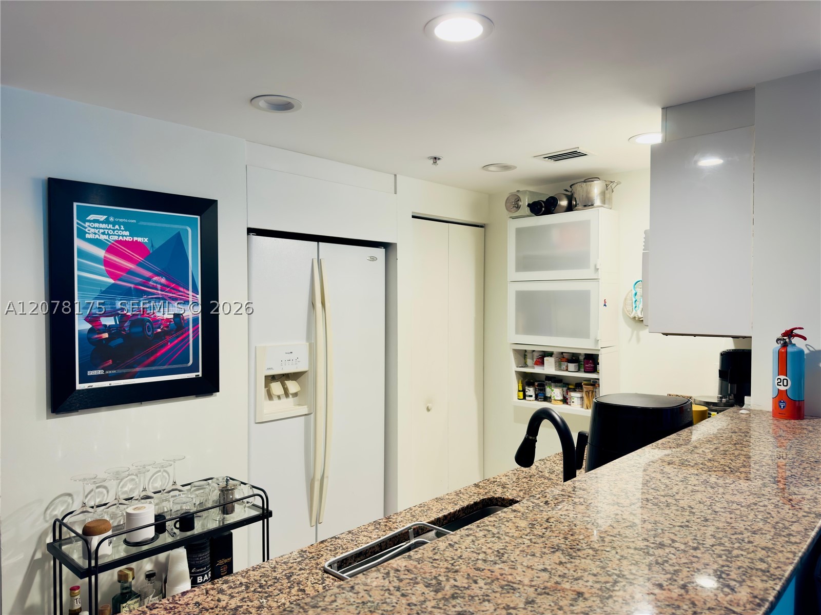325 S Biscayne Blvd #4220, Miami FL 33131