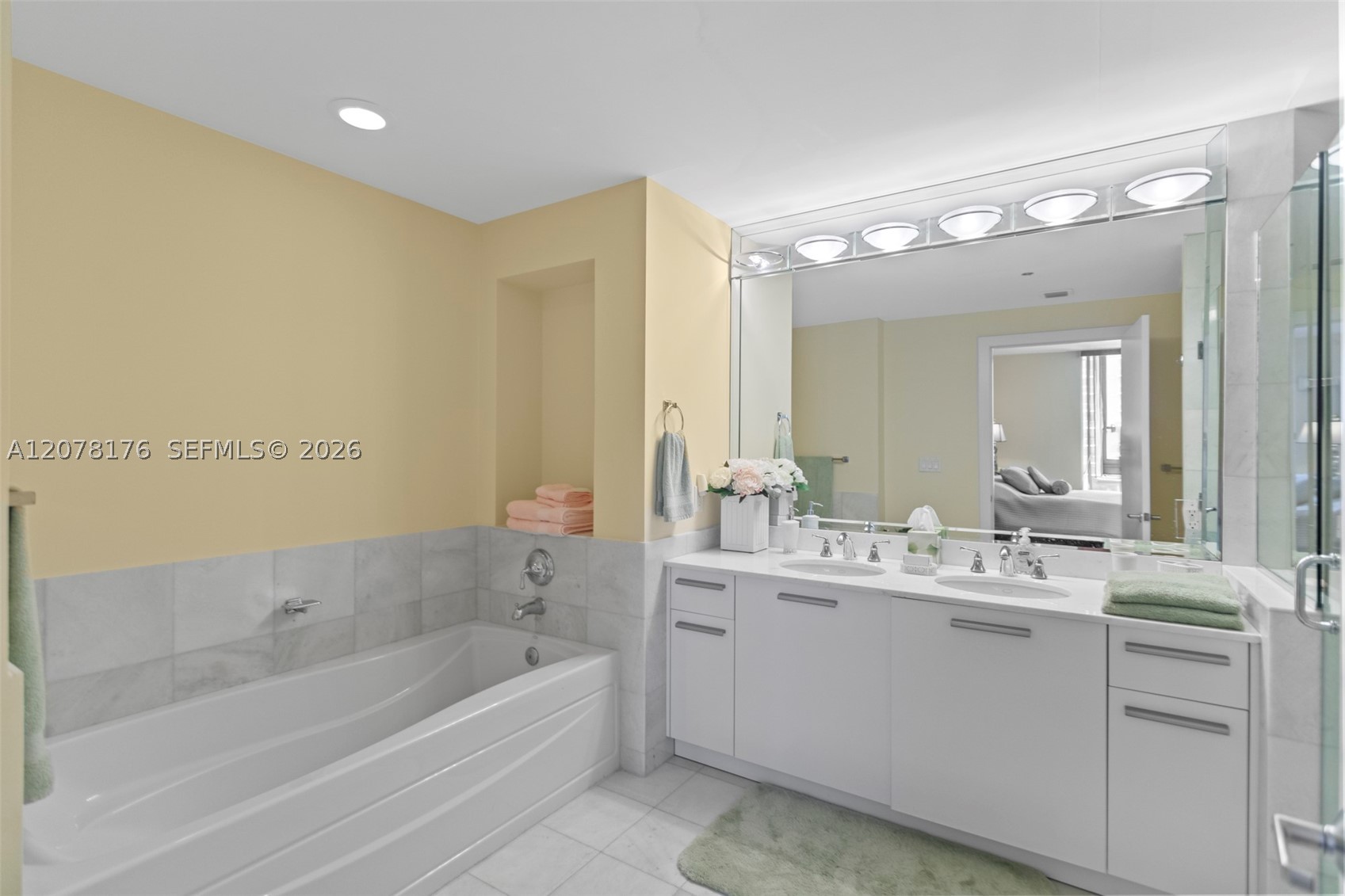 1060 Brickell Ave #2601, Miami FL 33131
