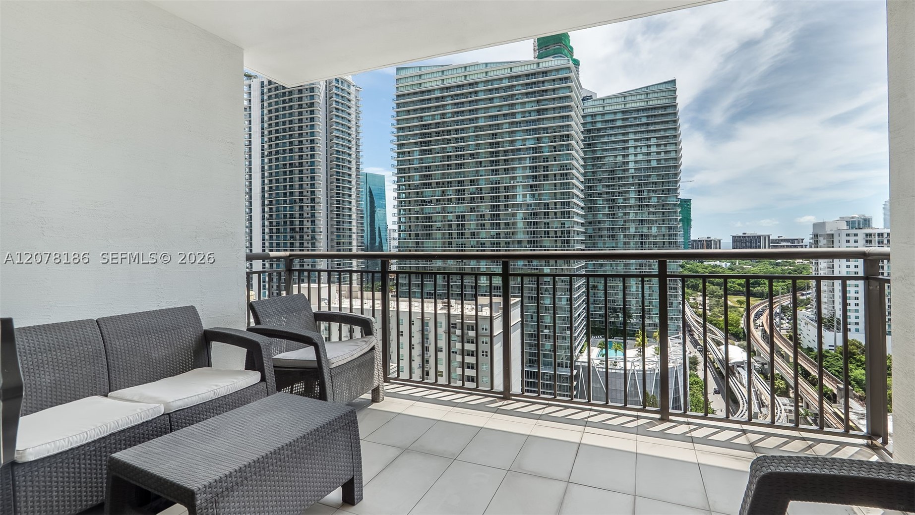 999 SW 1st Ave #2004, Miami FL 33130