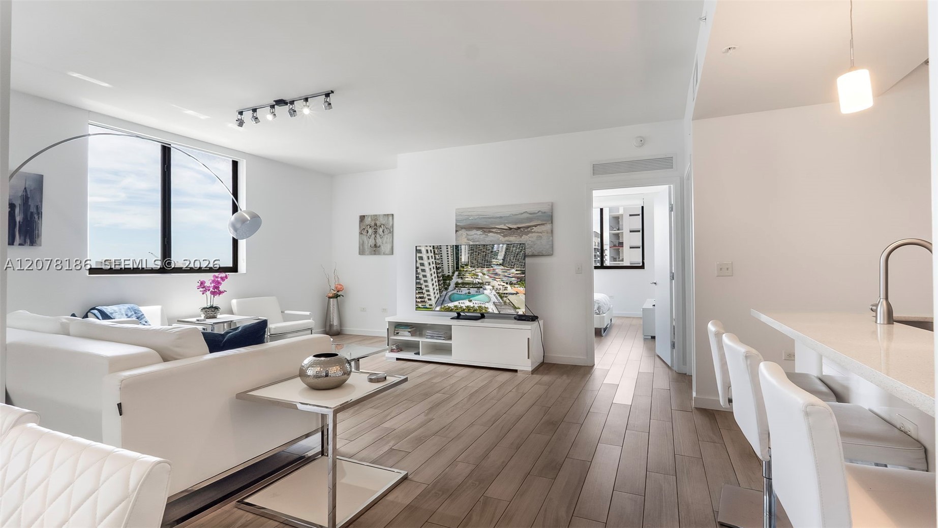999 SW 1st Ave #2004, Miami FL 33130