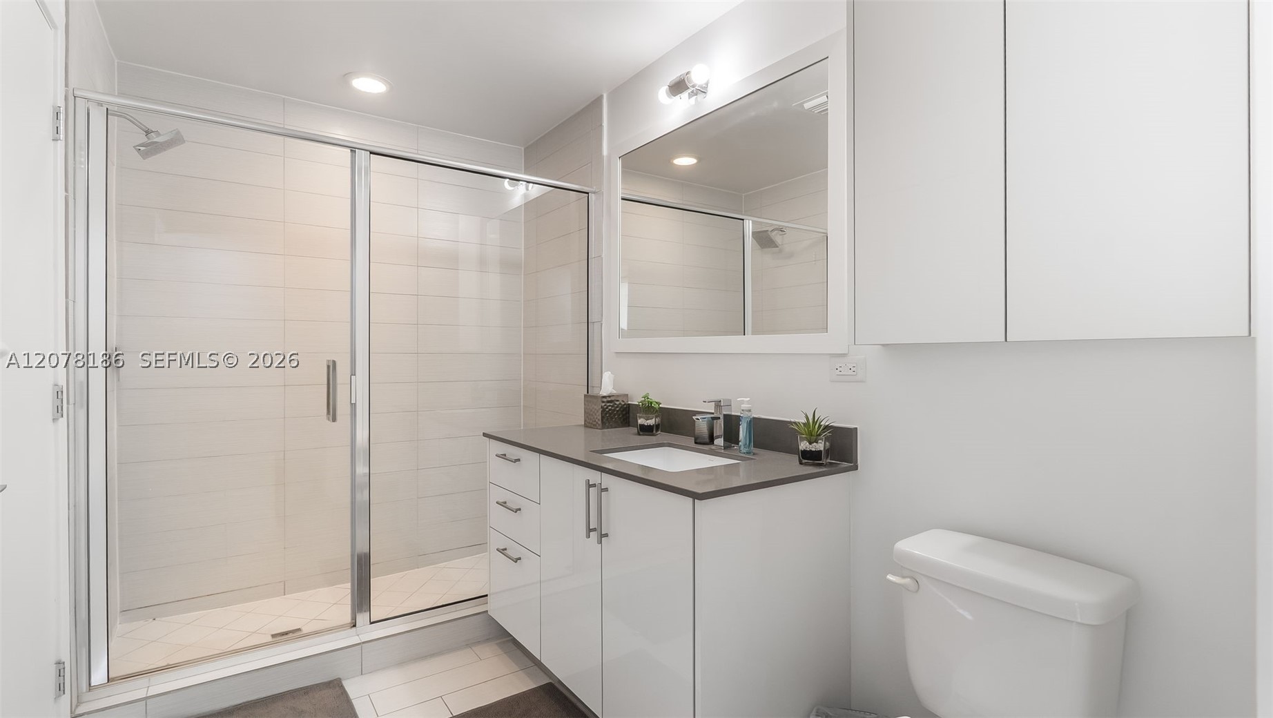 999 SW 1st Ave #2004, Miami FL 33130