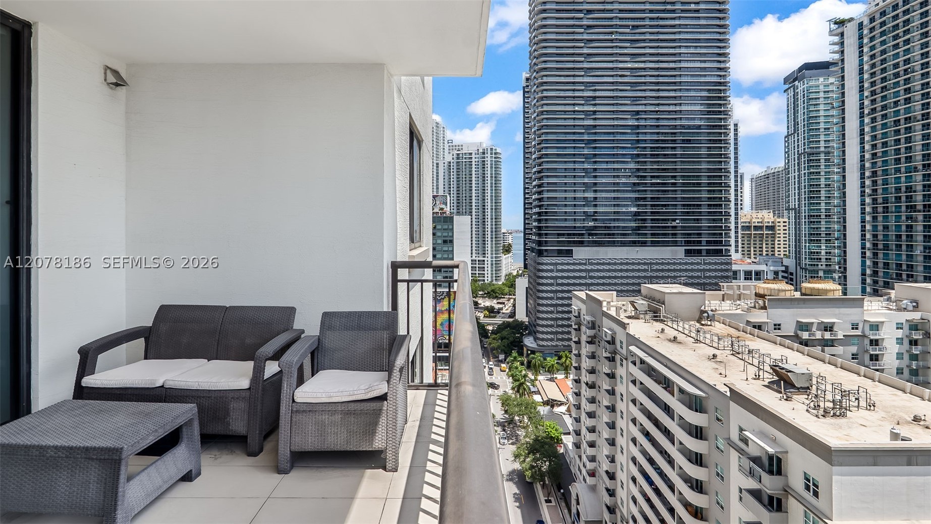 999 SW 1st Ave #2004, Miami FL 33130